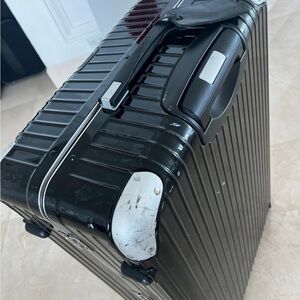 Black Hard Shell Suitcase